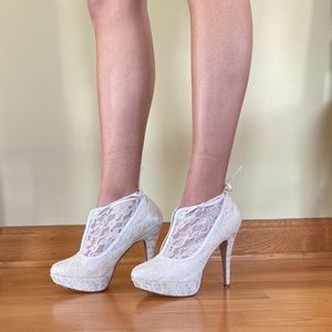 Ivory Lace Satin Pumps
